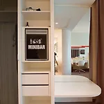 ホテル ホリデイ イン ビリニュス 4*