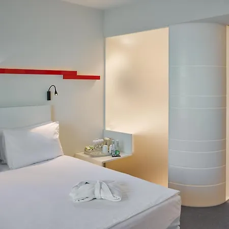 Center By Ihg Отель 4*
