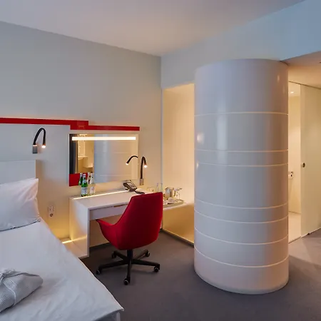 By Ihg