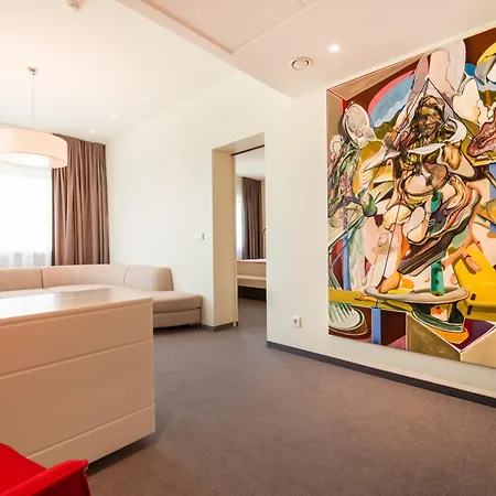 Center By Ihg Hotel