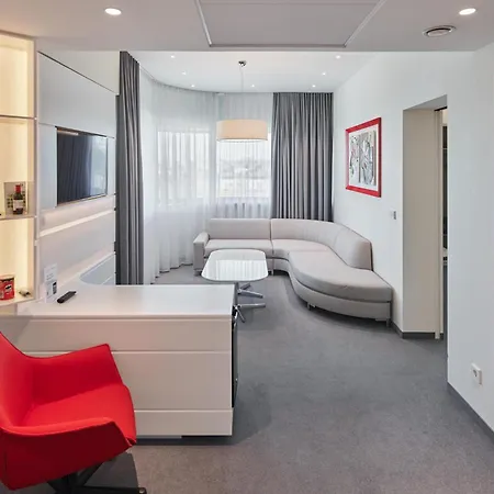 Center By Ihg Hotel