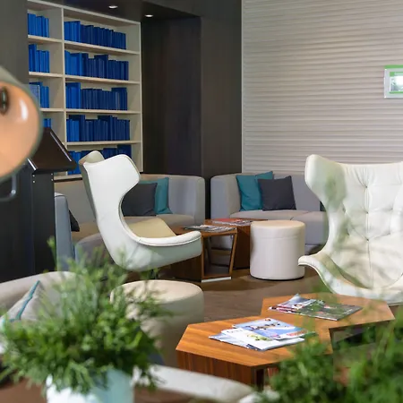 Hotel Center By Ihg 4*