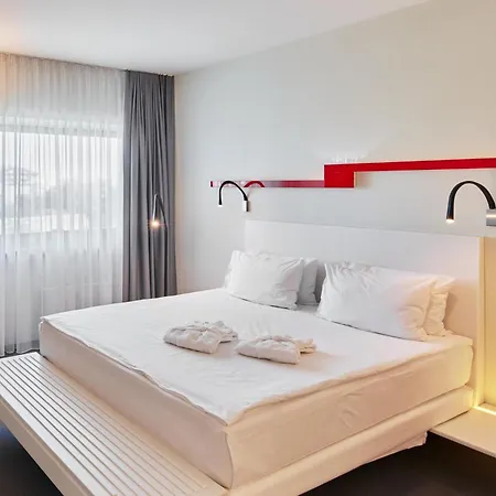 Center By Ihg Hotel 4*